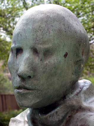 statue-head